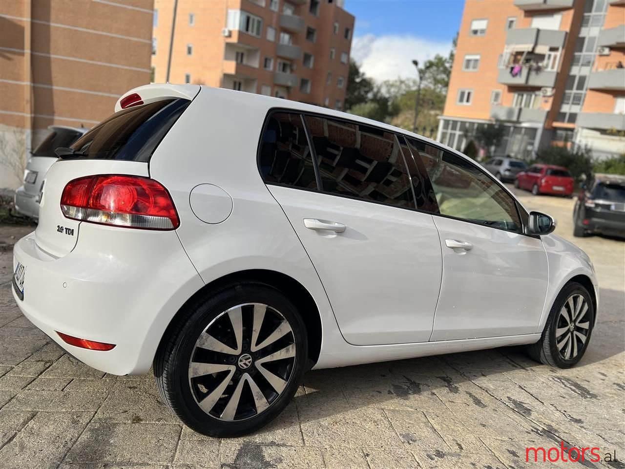 2012' Volkswagen Golf photo #5