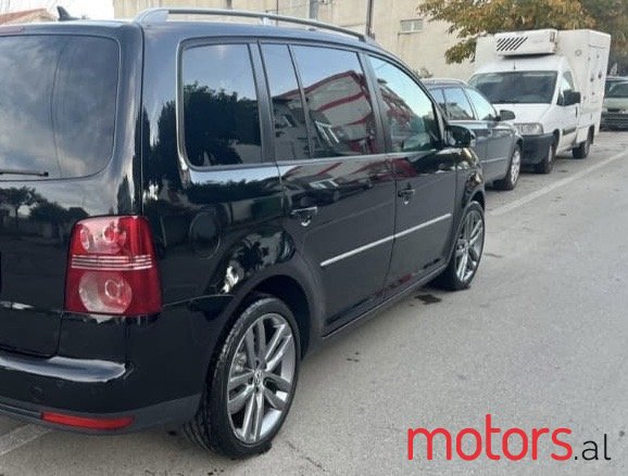 2007' Volkswagen Touran photo #4