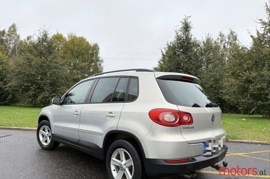 2008' Volkswagen Tiguan photo #3