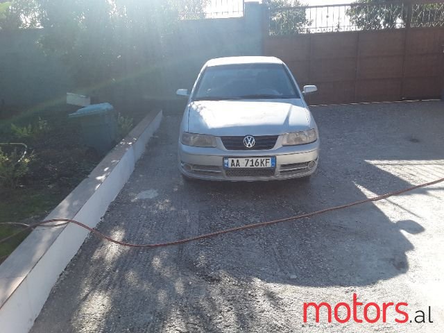 2005' Volkswagen Polo photo #2