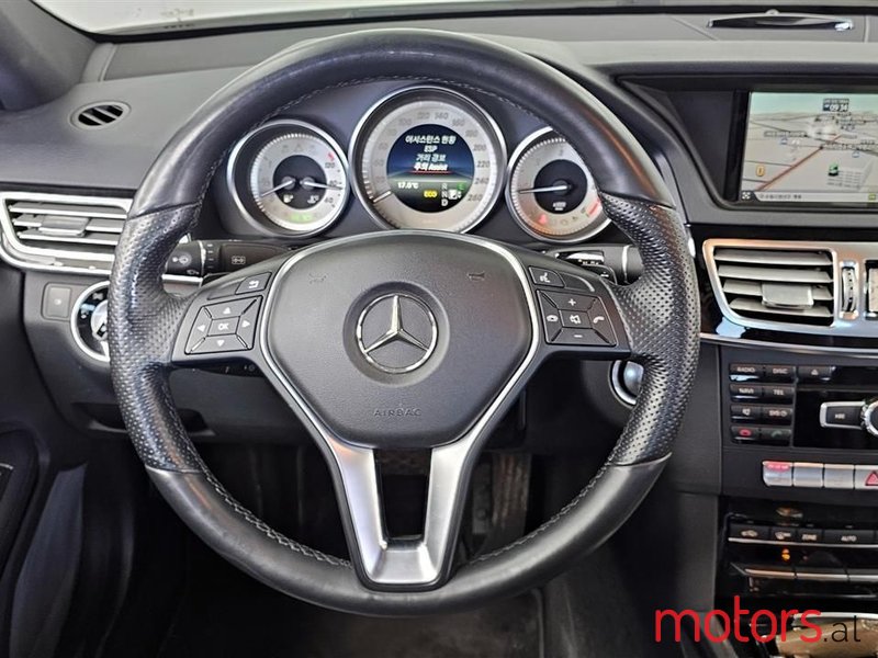 2014' Mercedes-Benz E 220 photo #3