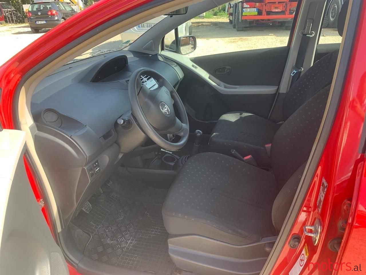 2008' Toyota Yaris photo #6