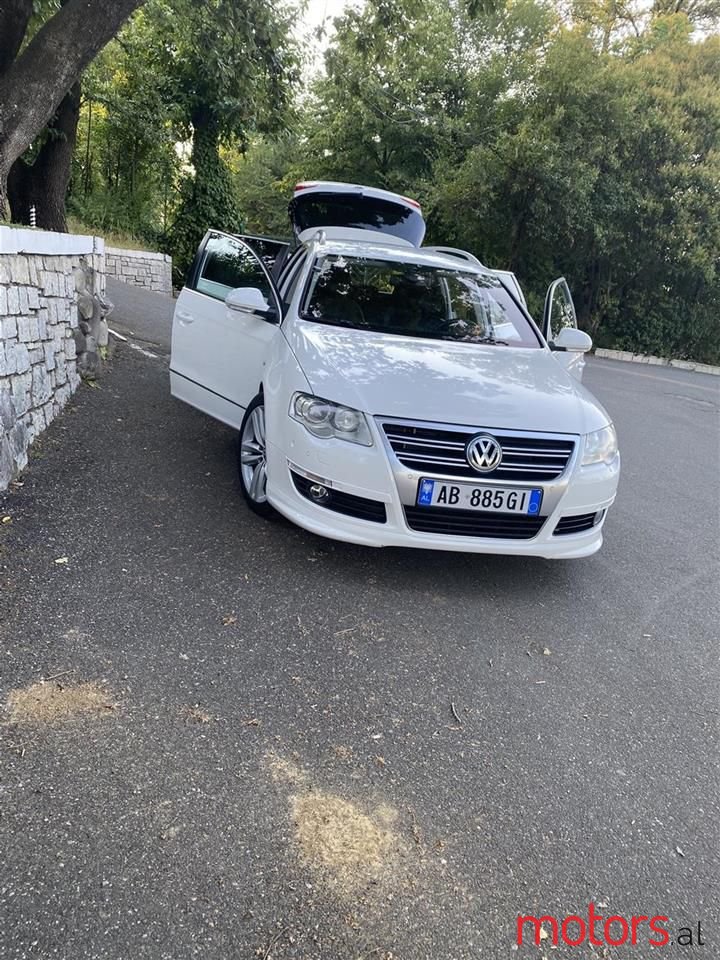 2010' Volkswagen Passat photo #3