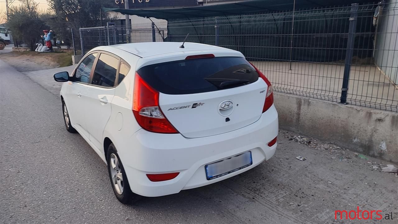 2012' Hyundai Accent photo #2