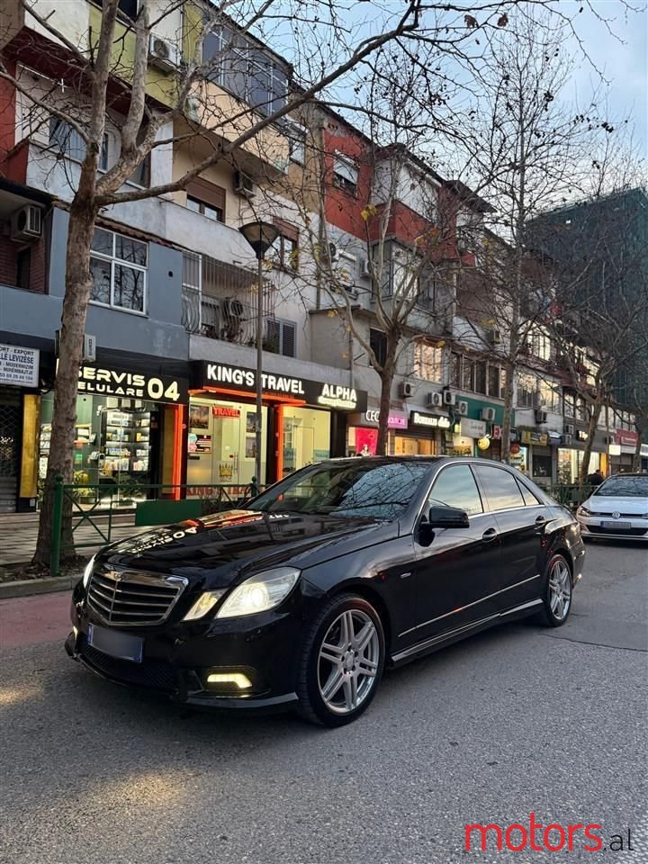 2010' Mercedes-Benz E 220 photo #1
