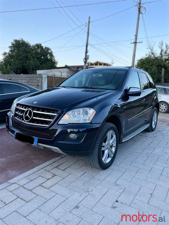 2010' Mercedes-Benz ML 320 photo #1