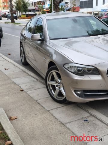 2010' BMW 525 photo #1