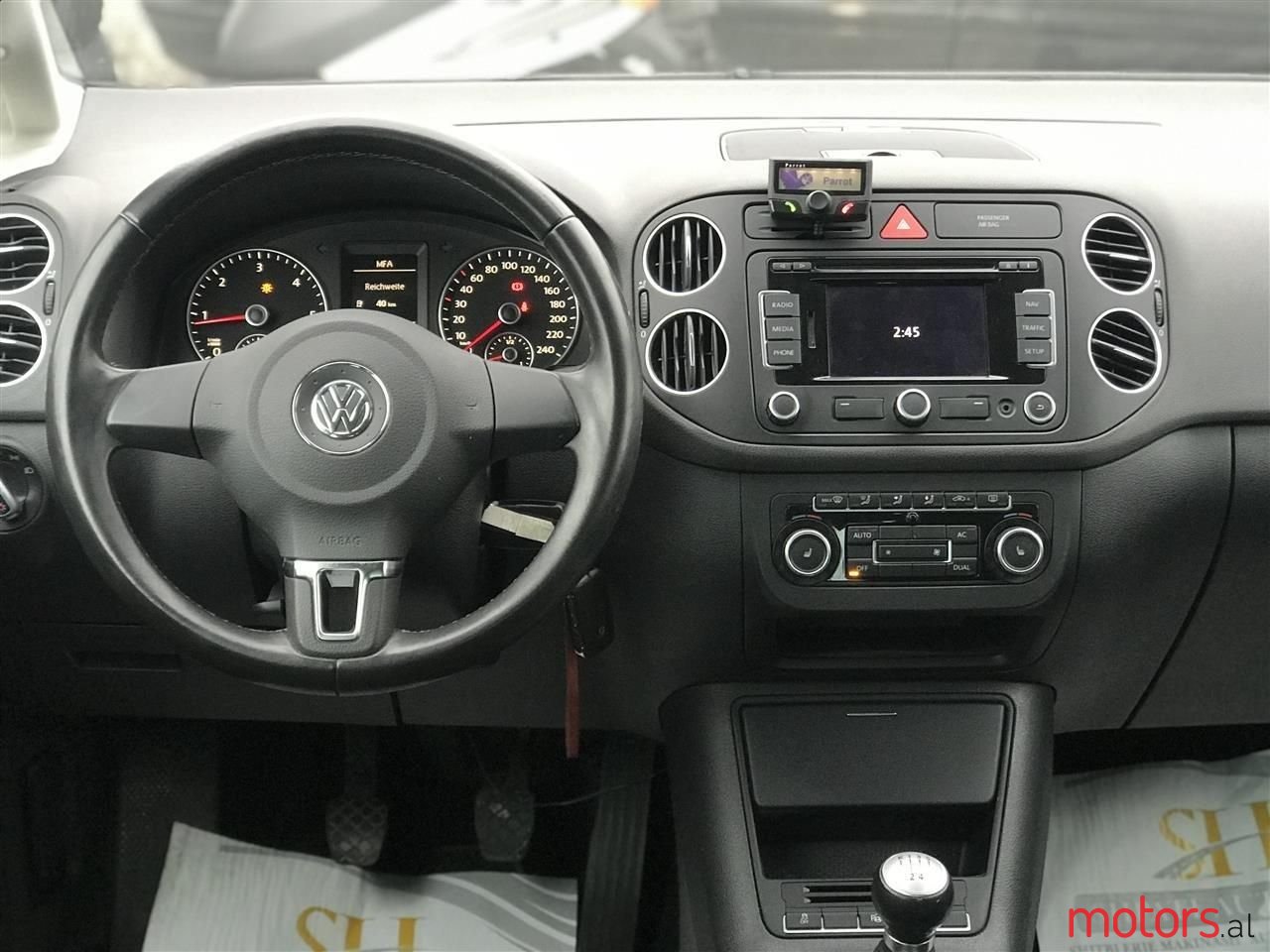 2012' Volkswagen Golf Plus photo #4