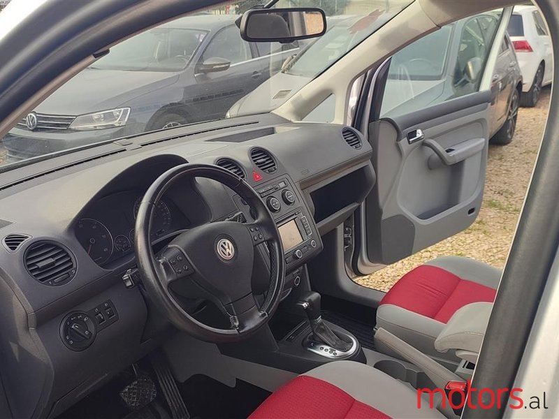 2010' Volkswagen Caddy photo #5