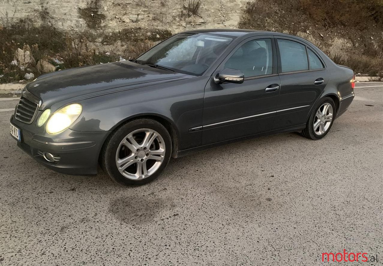 2007' Mercedes-Benz E 220 photo #1
