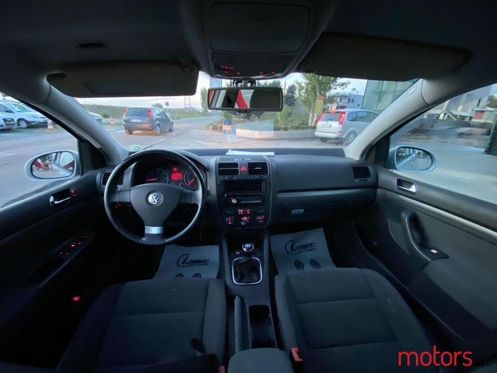 2004' Volkswagen Golf photo #5