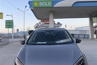 2012' Volkswagen Golf