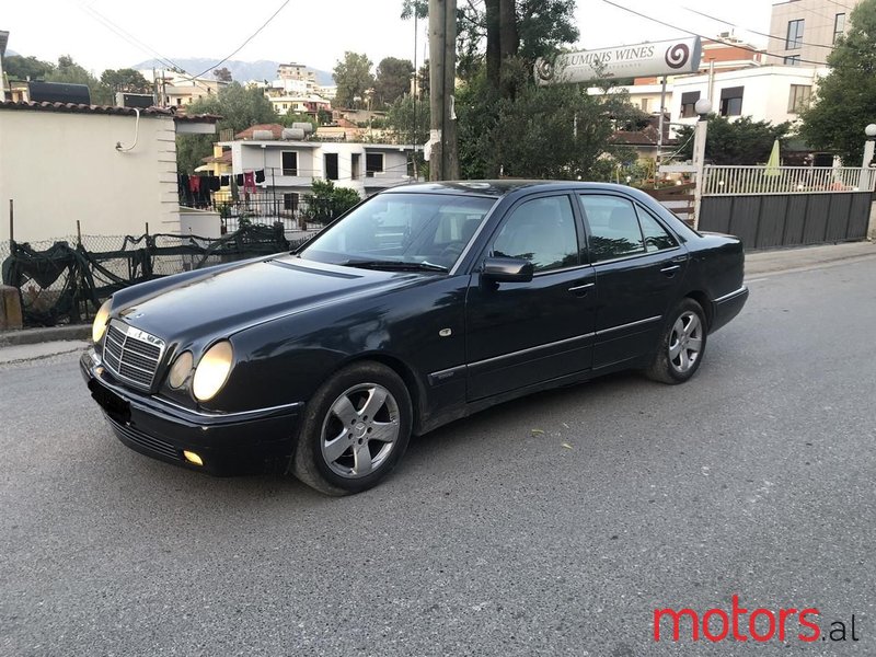 1997' Mercedes-Benz E 250 photo #5