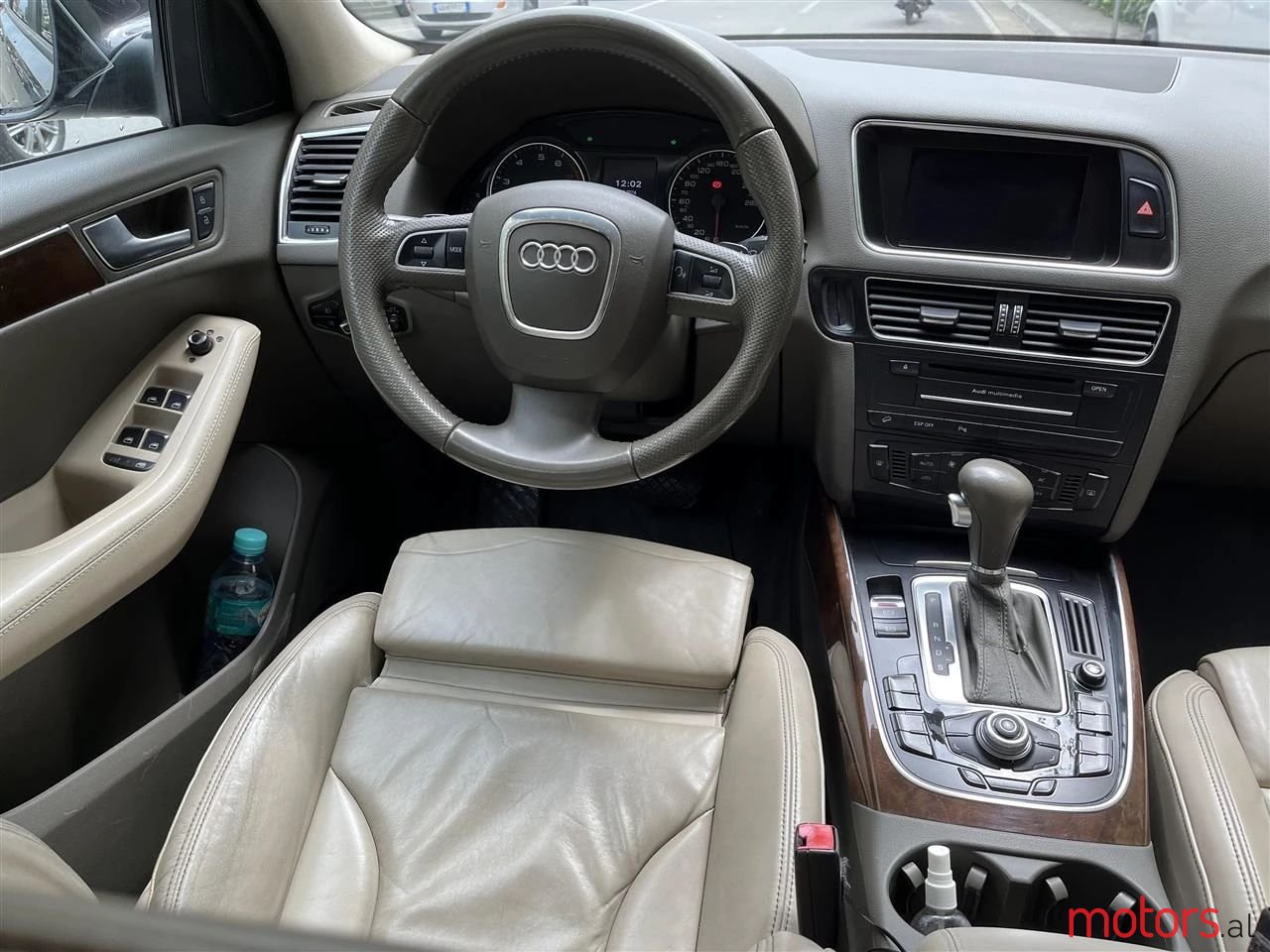 2010' Audi Q5 photo #5