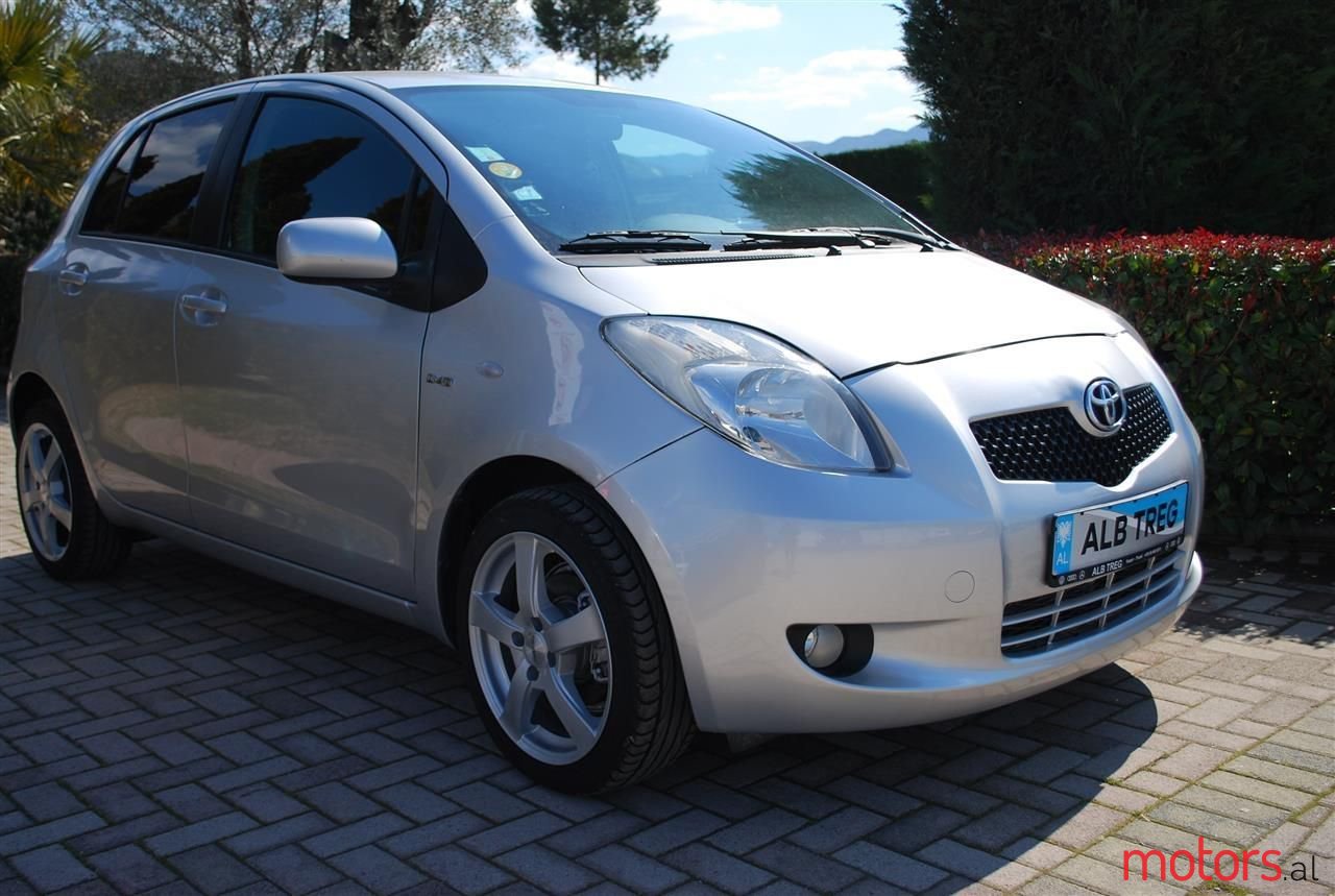 2008' Toyota Yaris photo #2