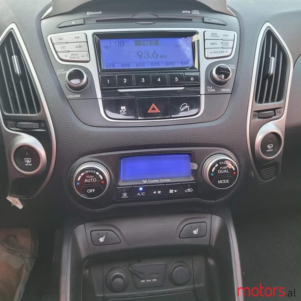 2010' Hyundai Tucson photo #5