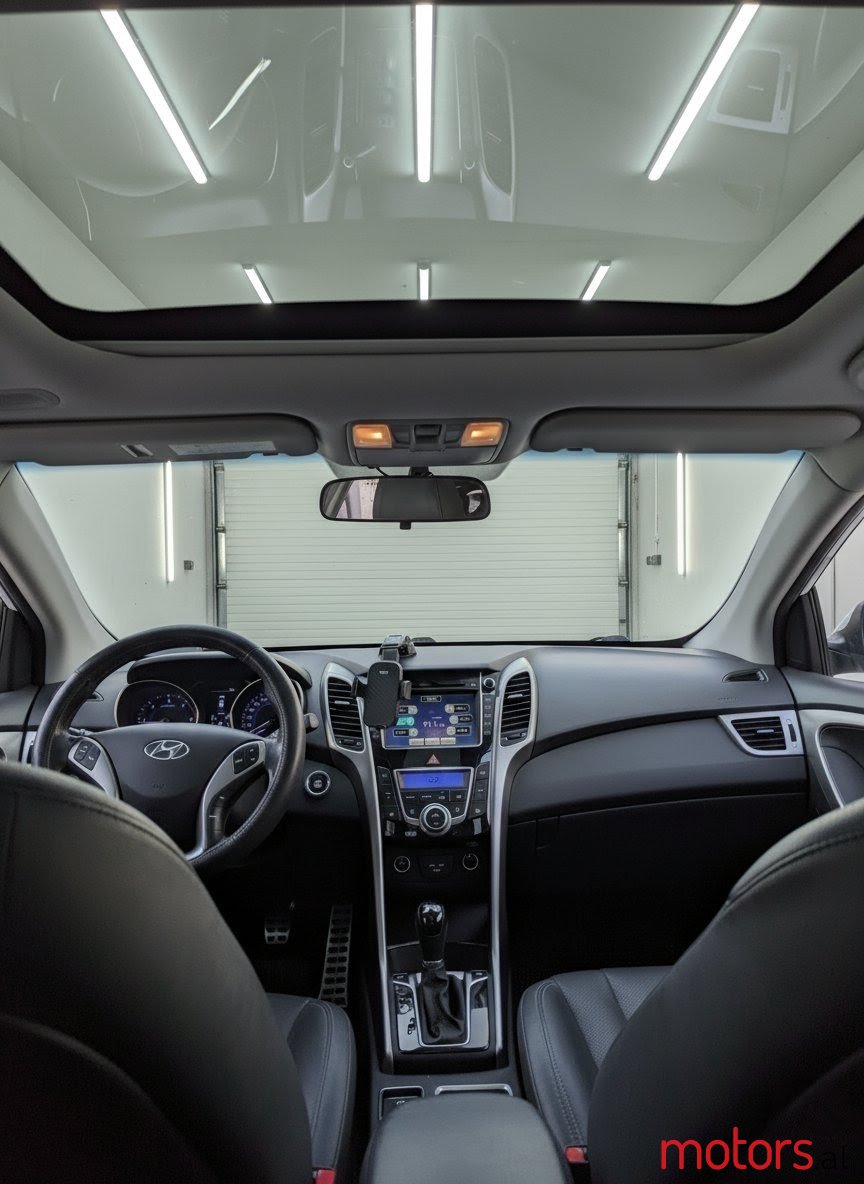 2012' Hyundai i30 photo #7