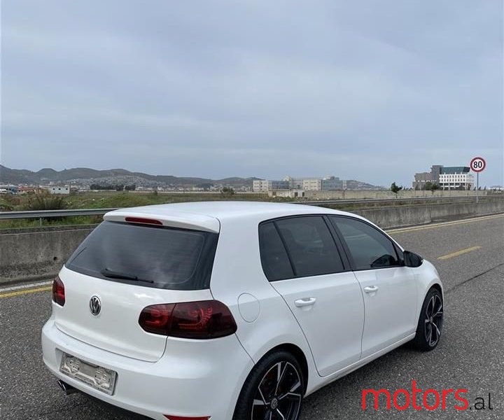 2010' Volkswagen Golf photo #4