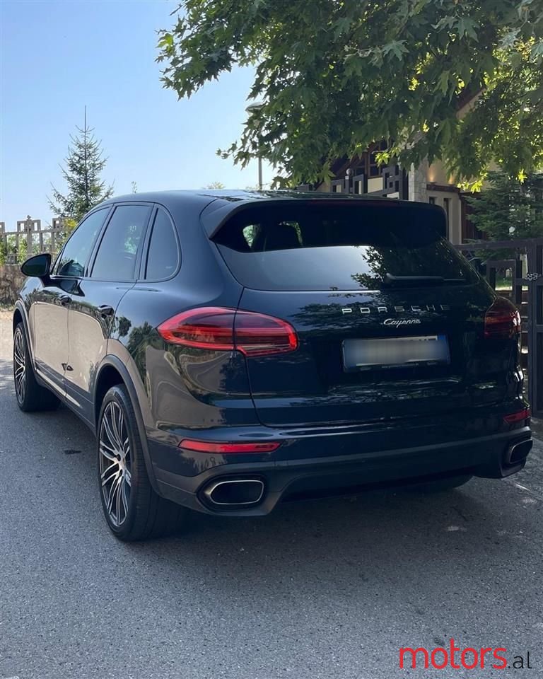 2016' Porsche Cayenne photo #3
