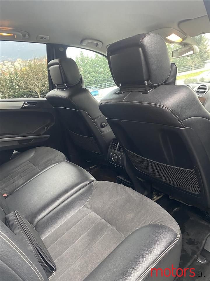 2005' Mercedes-Benz 320 photo #5