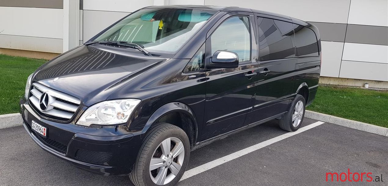 2012' Mercedes-Benz Viano photo #1