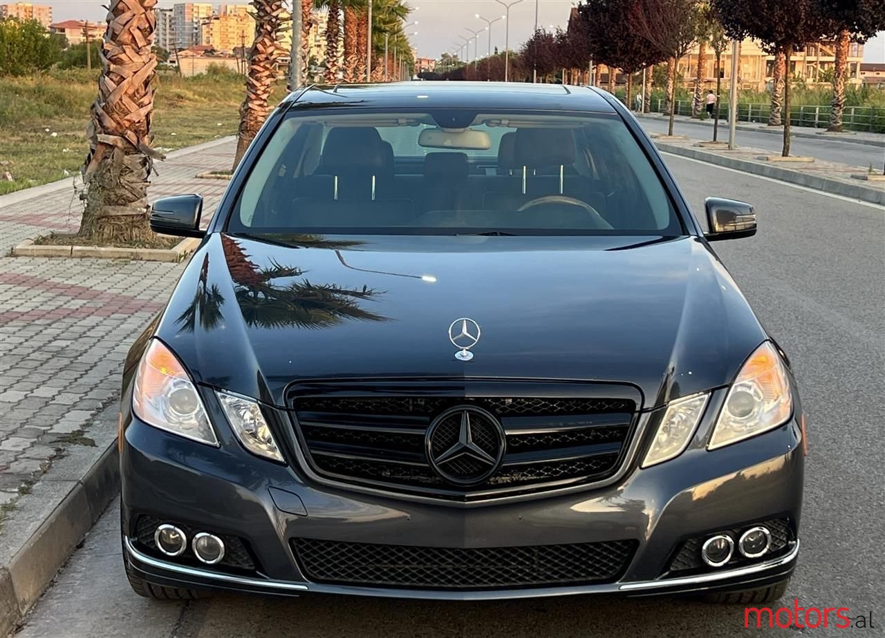 2011' Mercedes-Benz E 350 photo #3