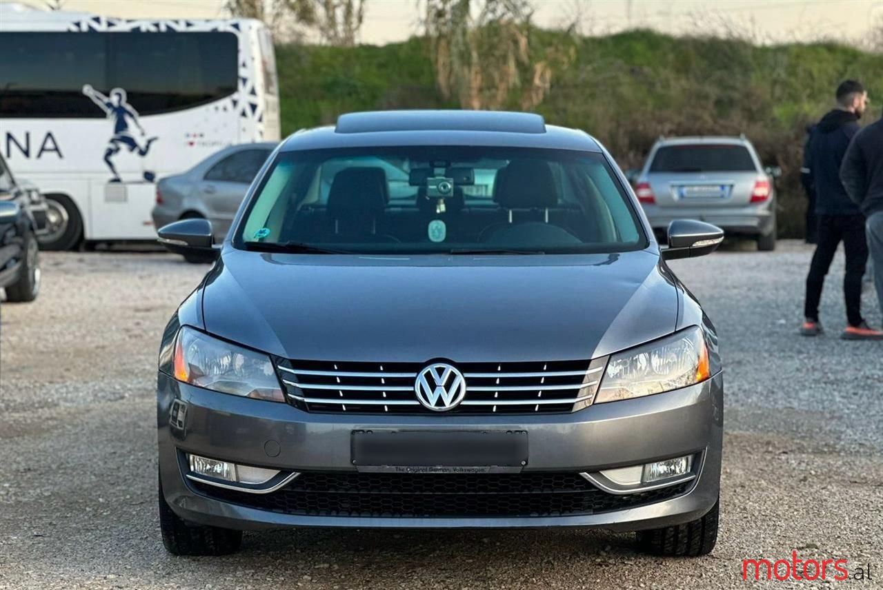 2015' Volkswagen Passat photo #1