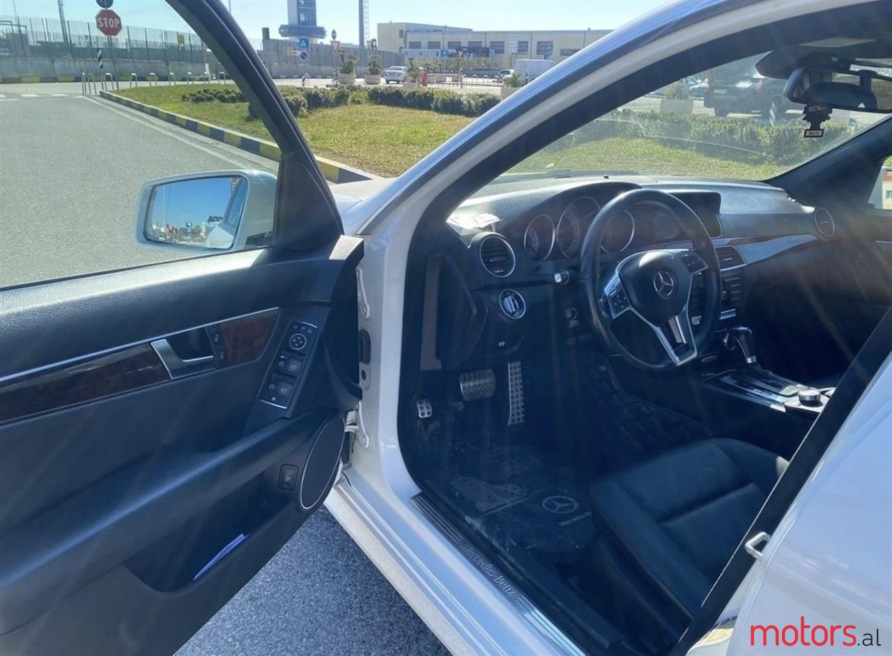 2013' Mercedes-Benz C 350 photo #6