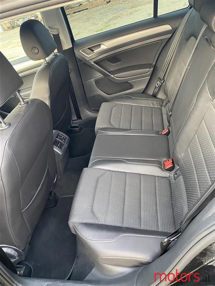 2016' Volkswagen Golf photo #3