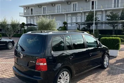 2006' Volkswagen Touran