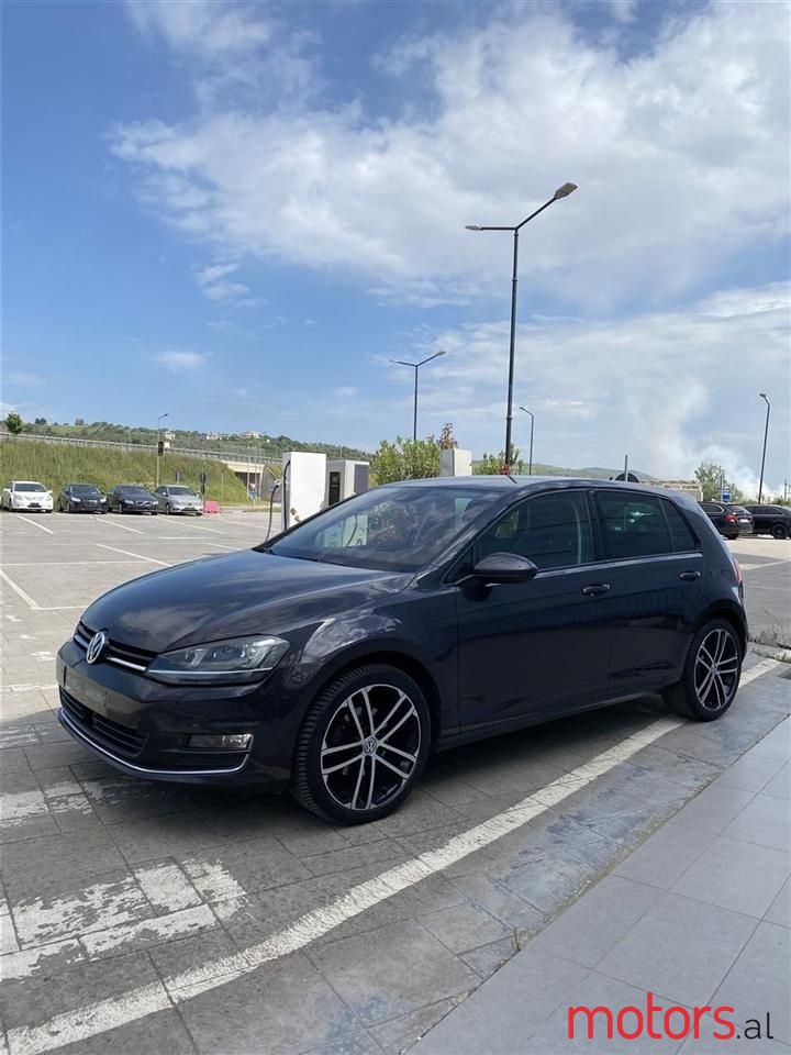 2016' Volkswagen Golf photo #3