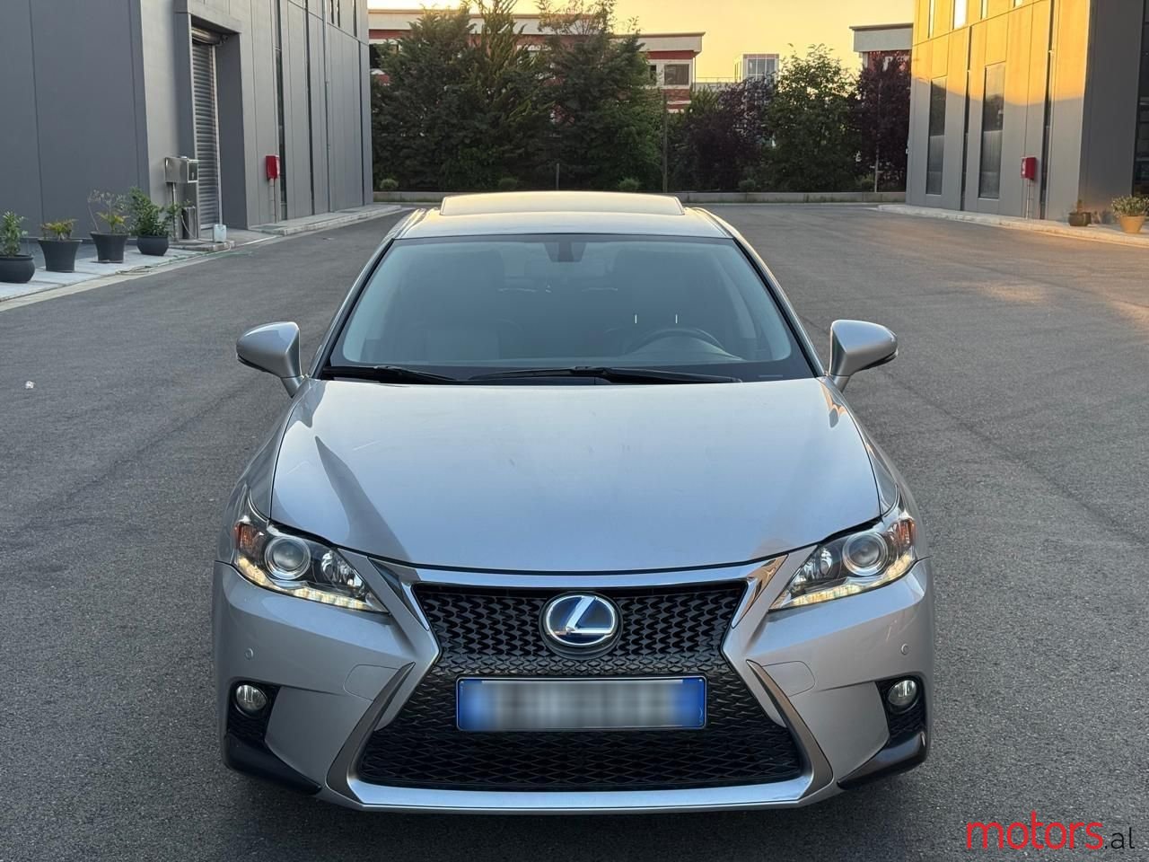 2011' Lexus CT 200h photo #1
