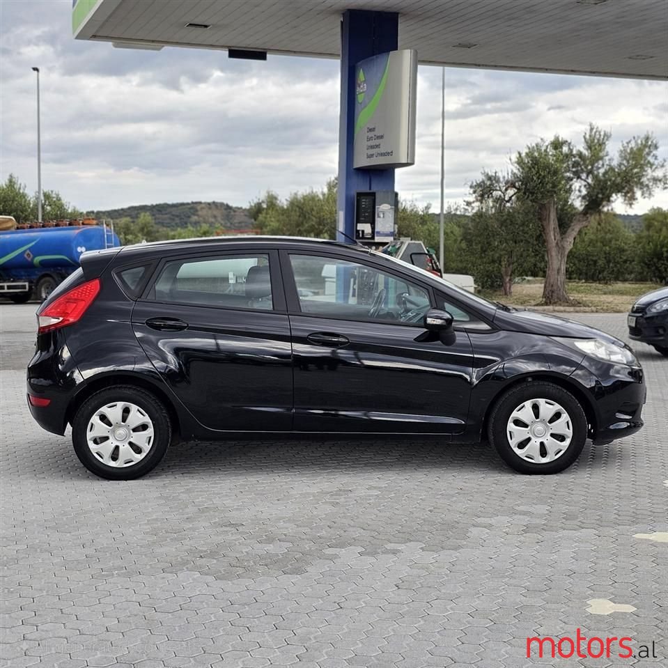 2010' Ford Fiesta photo #2