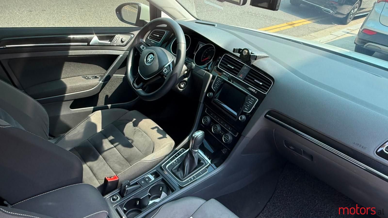 2013' Volkswagen Golf photo #6
