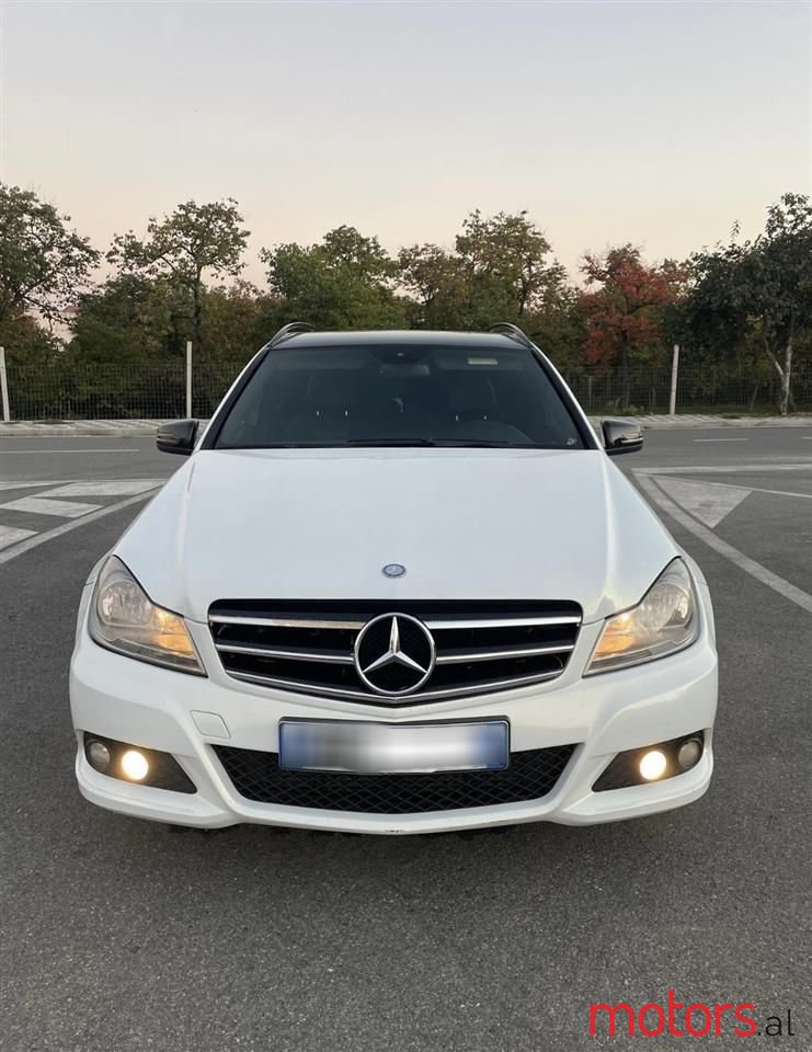 2013' Mercedes-Benz C 200 photo #2