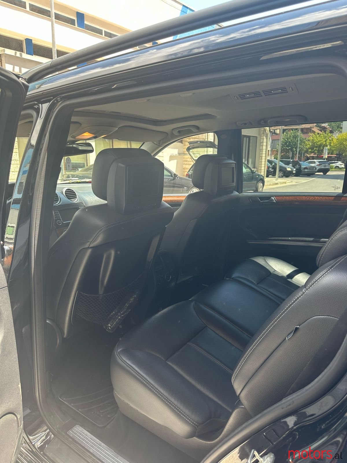 2008' Mercedes-Benz GL 320 photo #3