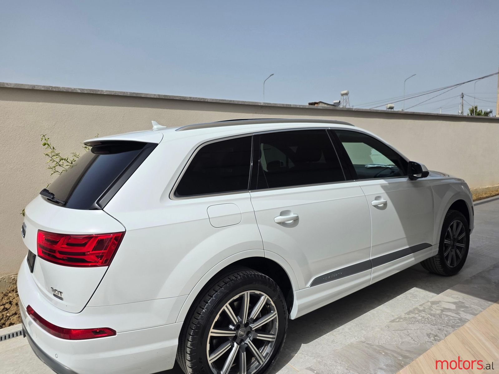 2017' Audi Q7 photo #5