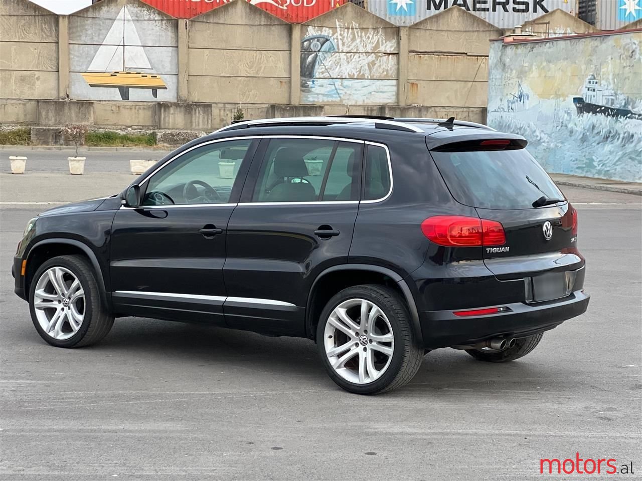 2012' Volkswagen Tiguan photo #5