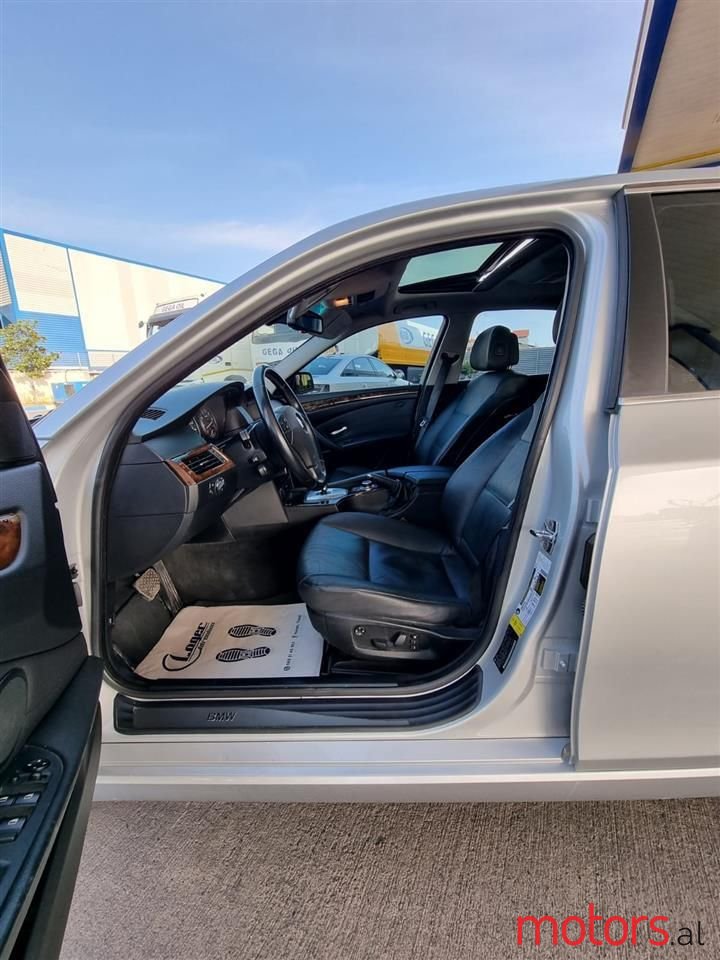 2010' BMW 528 photo #4