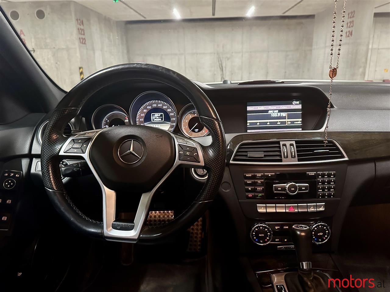 2012' Mercedes-Benz C 300 photo #4