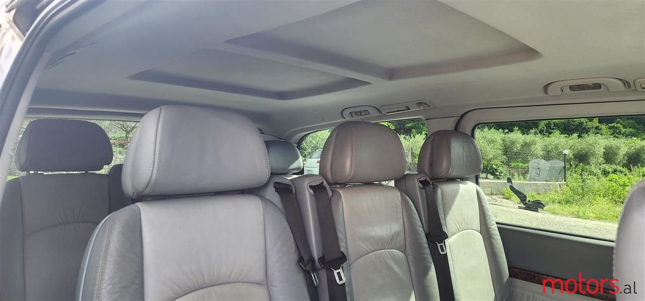 2005' Mercedes-Benz Viano photo #4