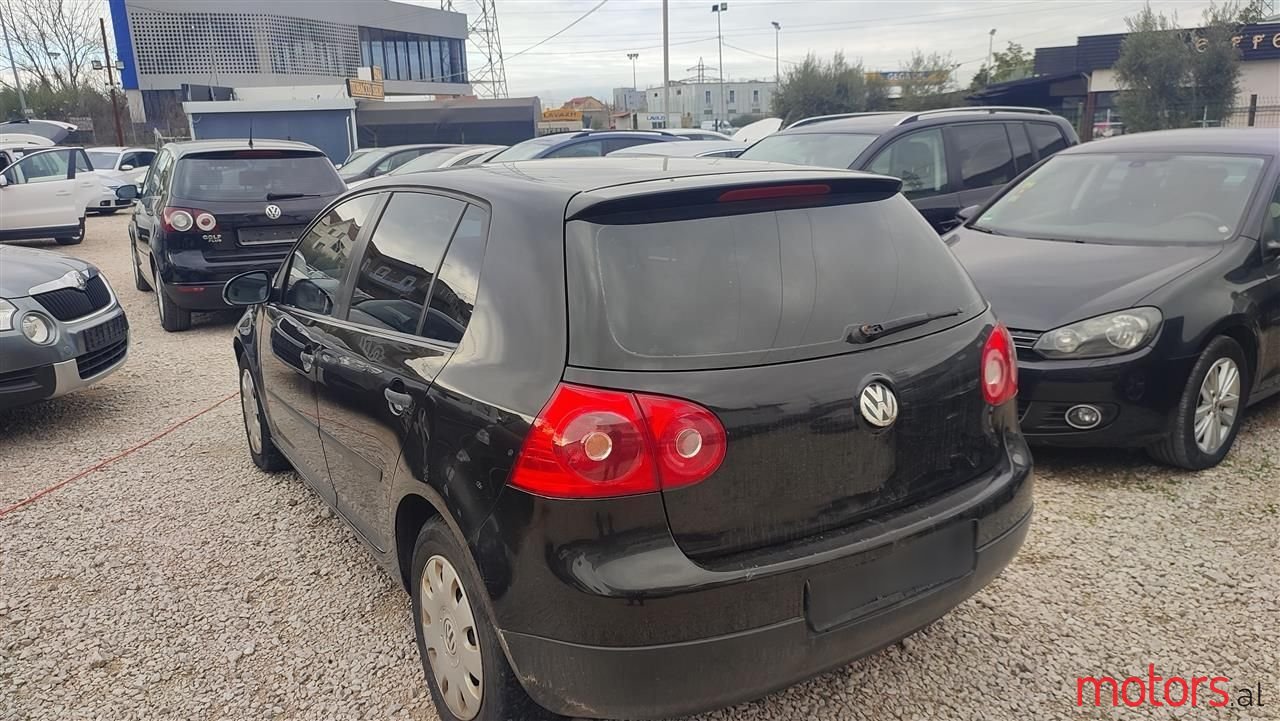 2005' Volkswagen Golf photo #4