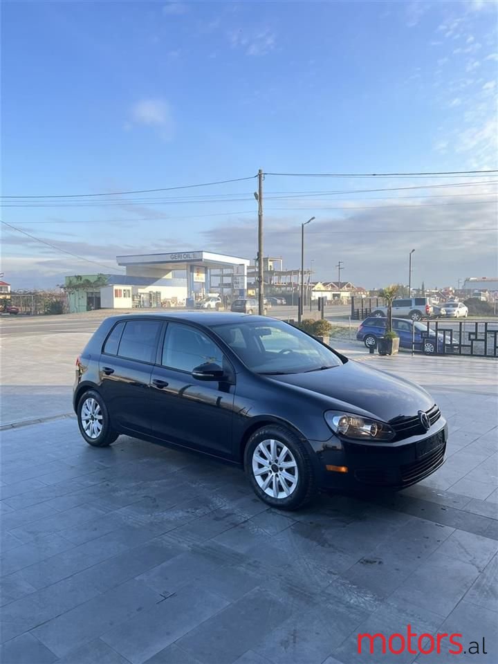2010' Volkswagen Golf photo #4