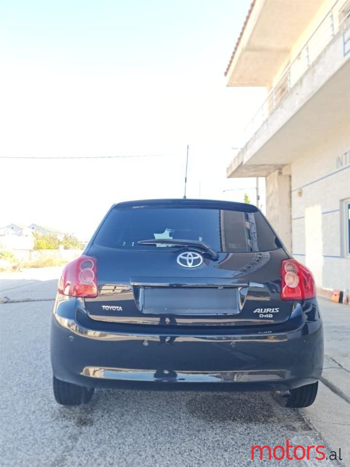 2008' Toyota Auris photo #5