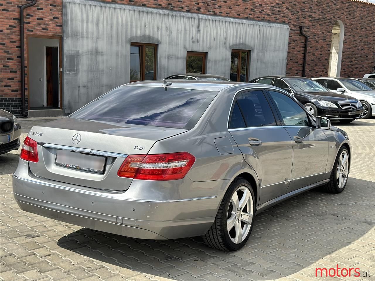 2009' Mercedes-Benz E 250 photo #4