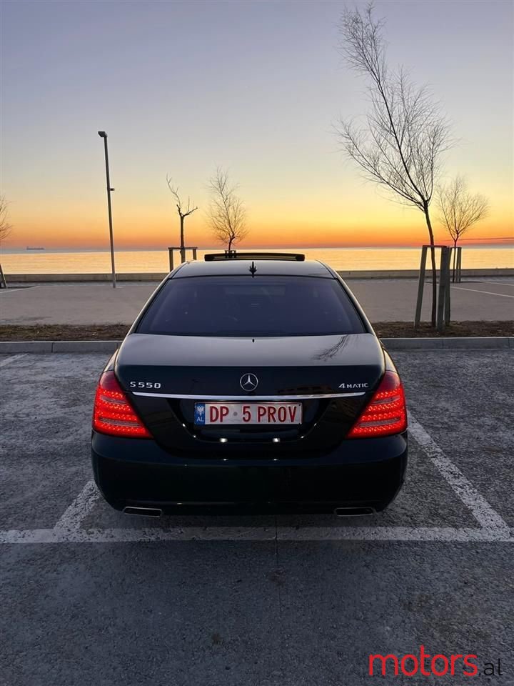 2011' Mercedes-Benz S 550 photo #3