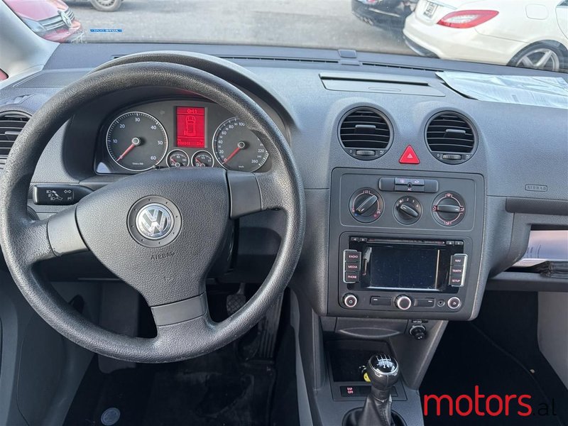 2010' Volkswagen Caddy photo #4
