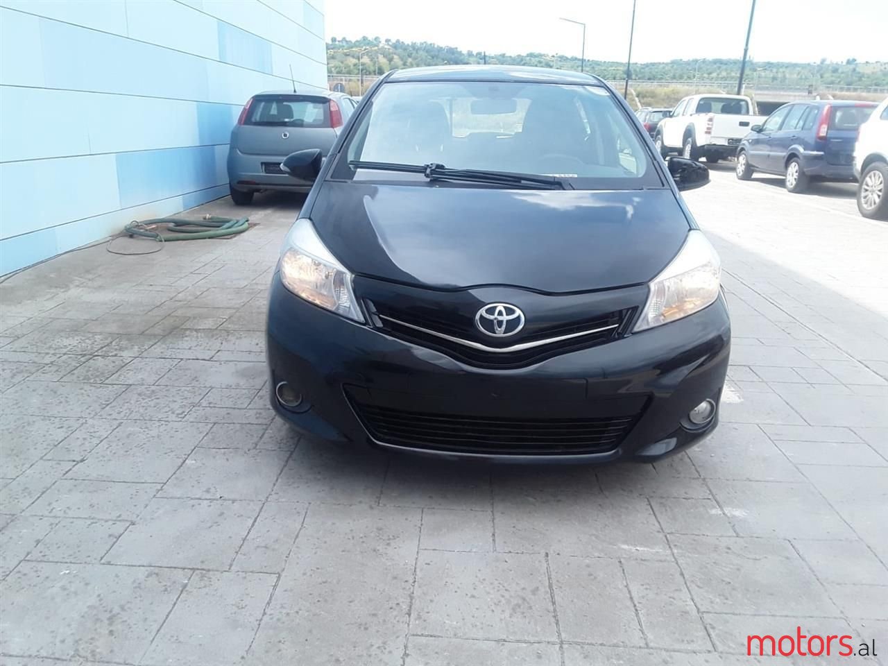 2012' Toyota Yaris photo #1