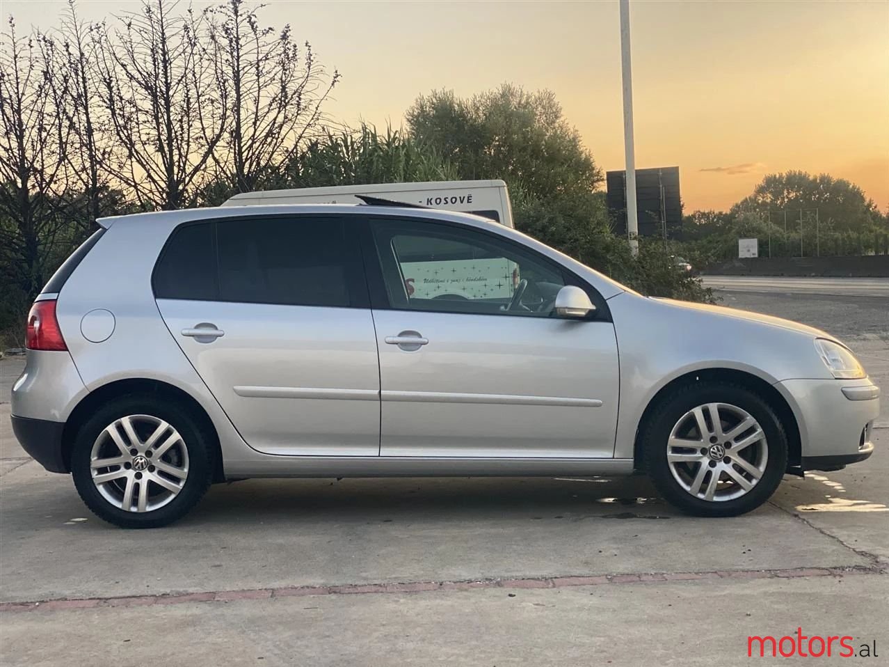 2007' Volkswagen Golf photo #6