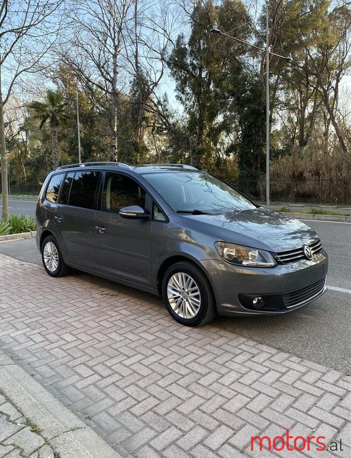 2013' Volkswagen Touran photo #1
